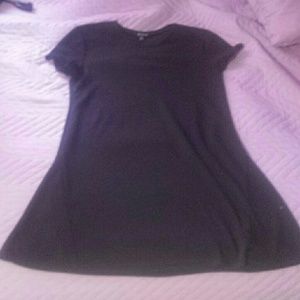 Im selling a black dress
